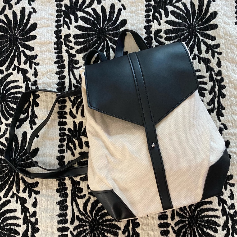 DEUX LUX Canvas Vegan Backpack - Like new
